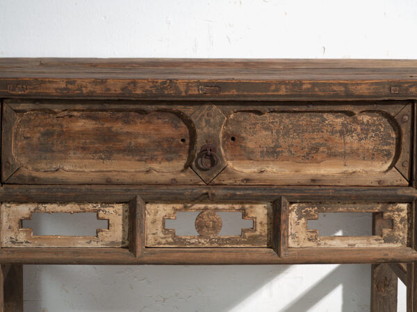 Mesa consola antigua con calado geométrico – China, circa 1900