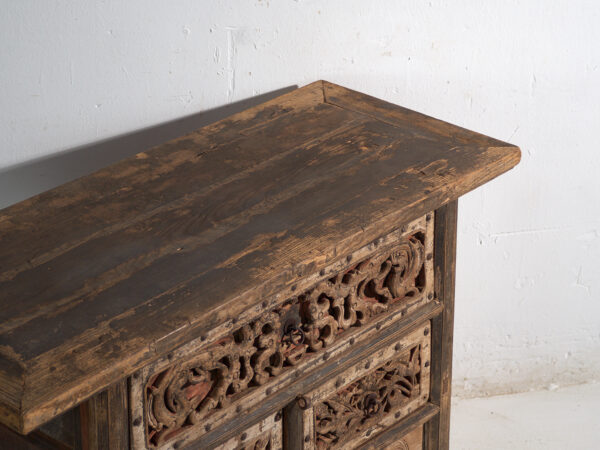 Mesa consola antigua con talla calada – China, circa 1900