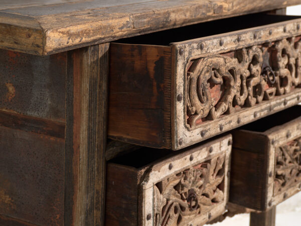 Mesa consola antigua con talla calada – China, circa 1900