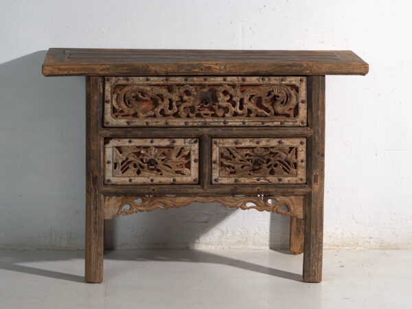 Mesa consola antigua con talla calada – China, circa 1900
