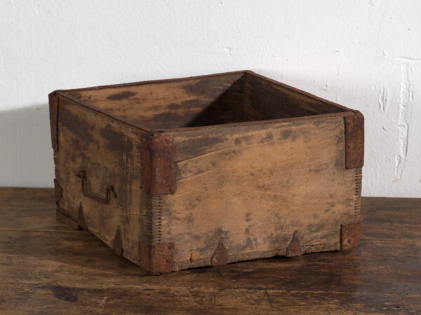 Cesta china antigua de madera – China, circa 1900
