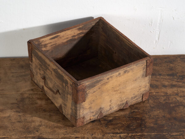 Cesta china antigua de madera – China, circa 1900