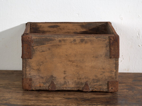Cesta china antigua de madera – China, circa 1900