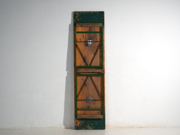 Mesa antigua de cervecería en madera de pino – Alemania, circa 1960