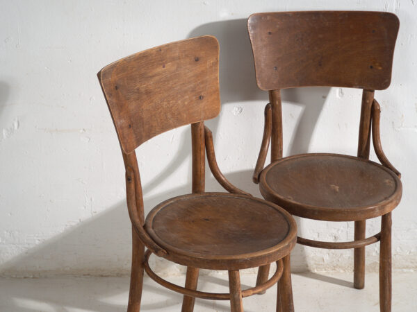 Par de sillas antiguas de madera curvada estilo Thonet – Europa central, circa 1920