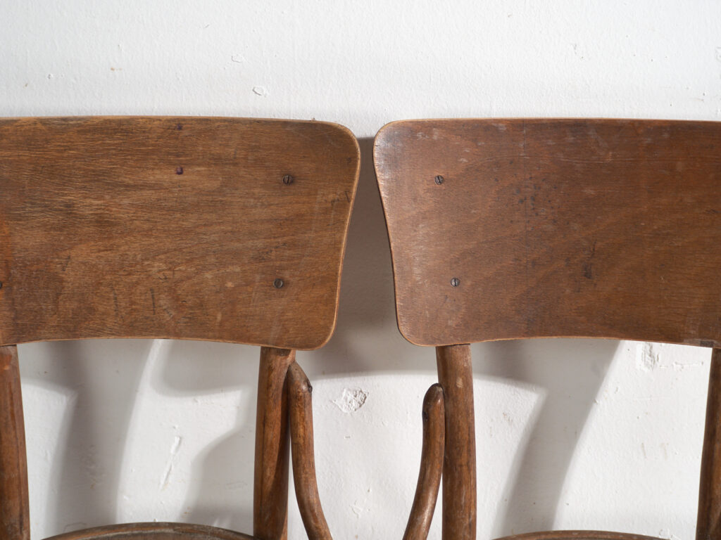Par de sillas antiguas de madera curvada estilo Thonet – Europa central, circa 1920