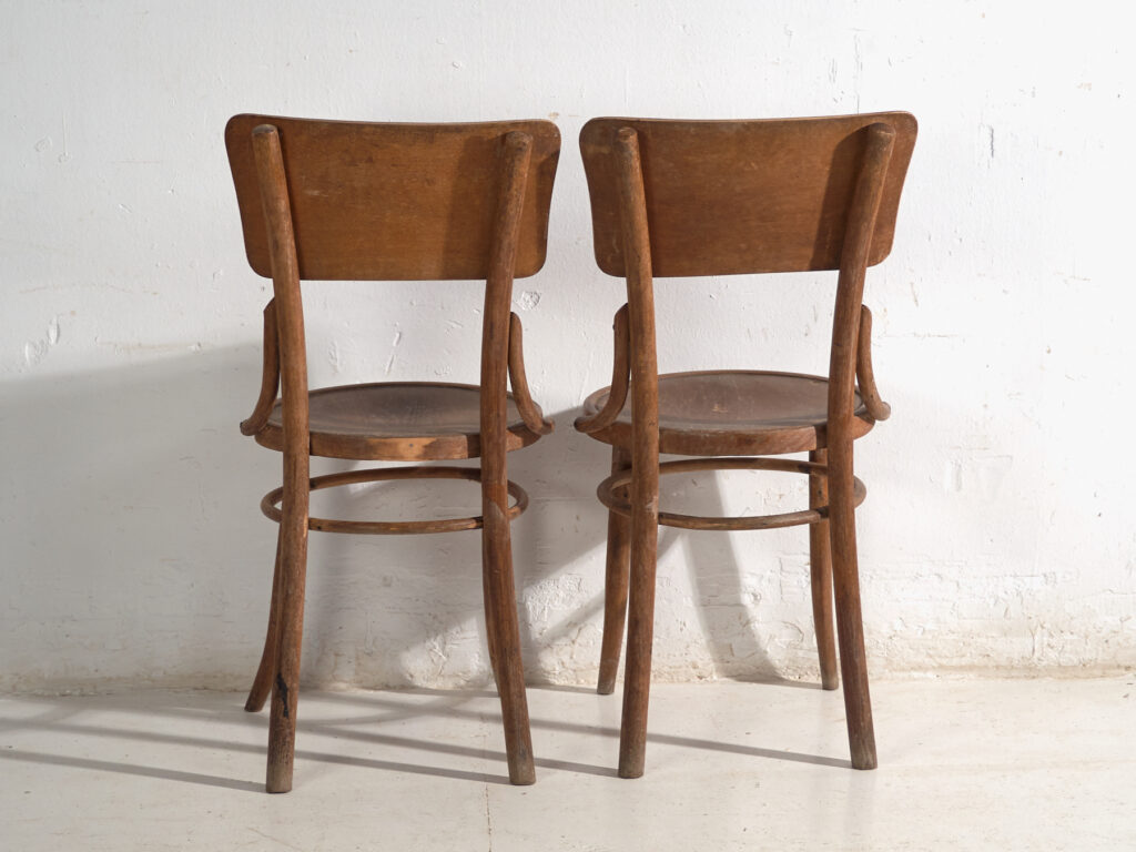 Par de sillas antiguas de madera curvada estilo Thonet – Europa central, circa 1920