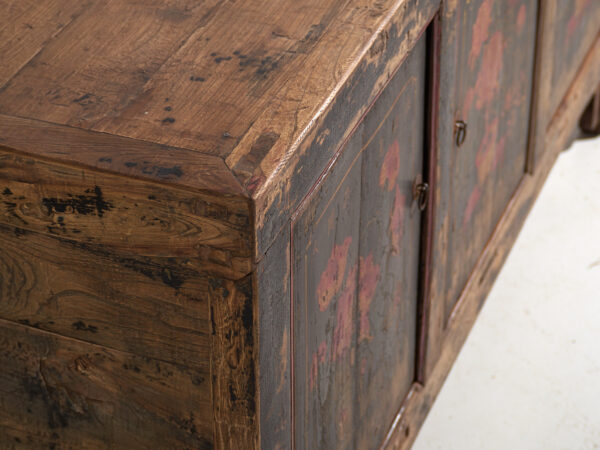 Aparador antiguo pintado en madera de olmo – China, circa 1900