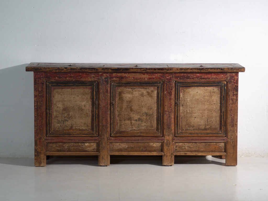 Aparador antiguo en madera de olmo – China, circa 1900