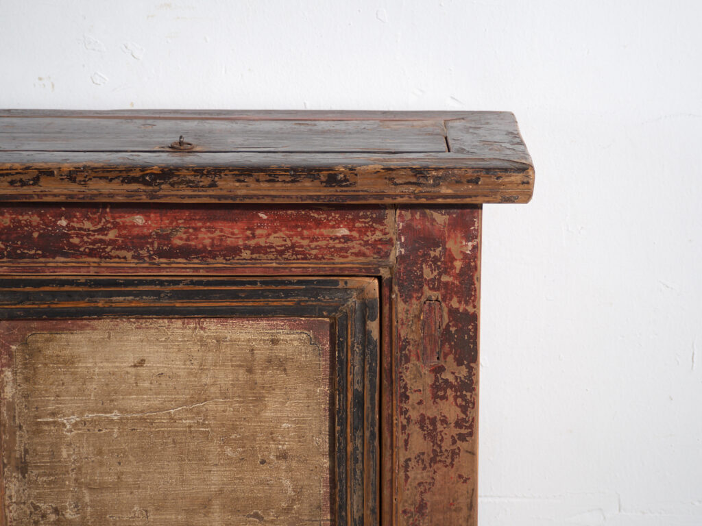 Aparador antiguo en madera de olmo – China, circa 1900
