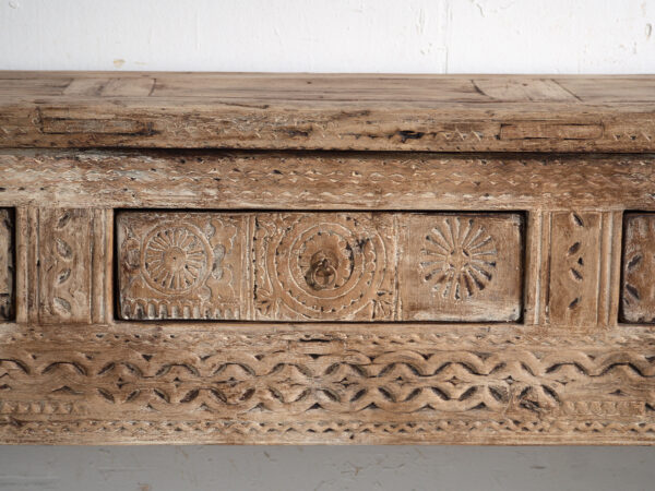 Mesa consola antigua tallada en madera de olmo – China, circa 1930