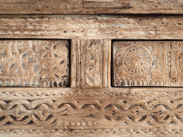 Mesa consola antigua tallada en madera de olmo – China, circa 1930