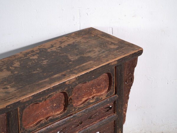 Mesa consola en pino con pátina multicapa – China, circa 1930