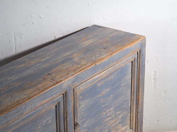 Aparador antiguo en madera de pino – China, circa 1950