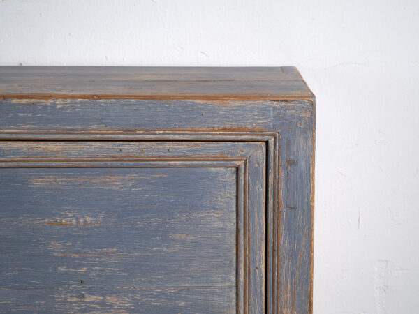Aparador antiguo en madera de pino – China, circa 1950