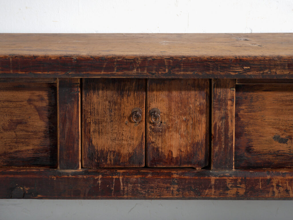 Mesa consola antigua en madera de olmo – China, circa 1900