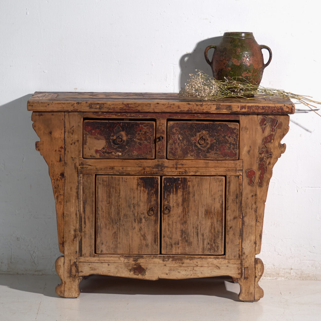 Aparador antiguo en madera de pino – China, circa 1930