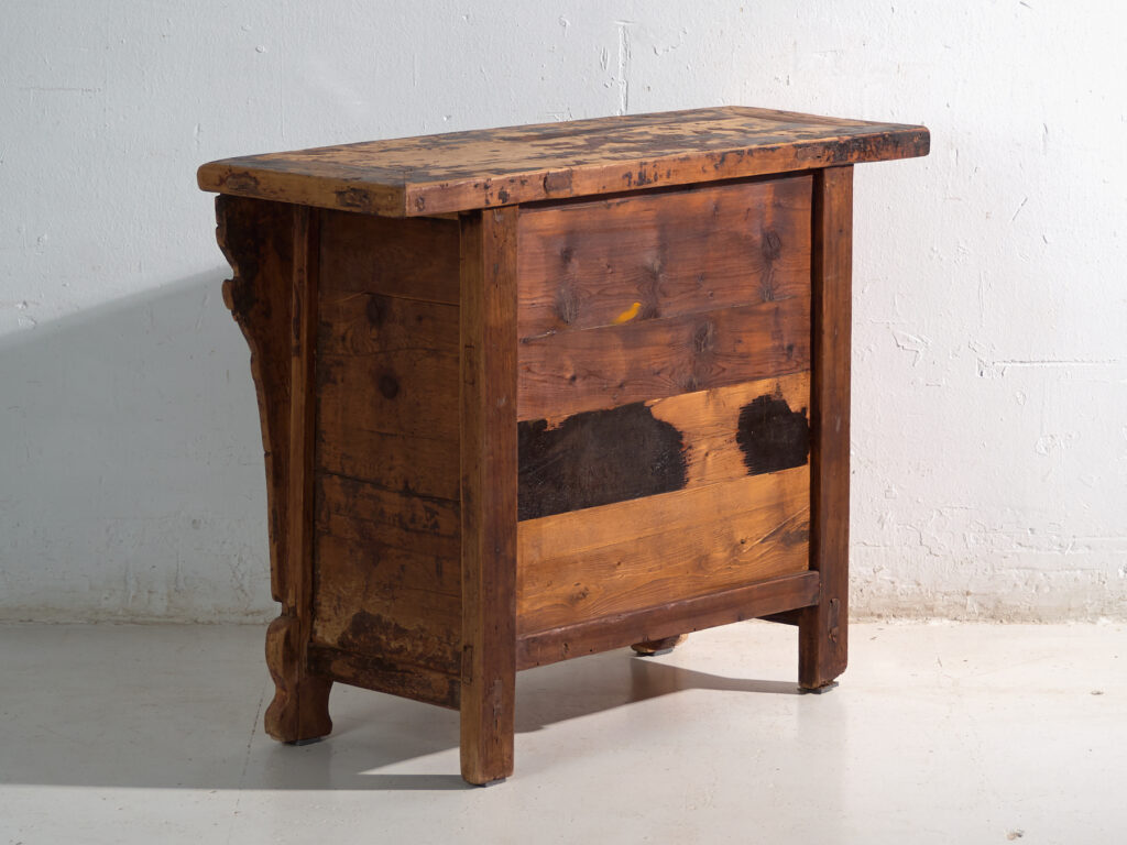 Aparador antiguo en madera de pino – China, circa 1930