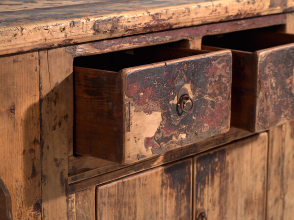 Aparador antiguo en madera de pino – China, circa 1930