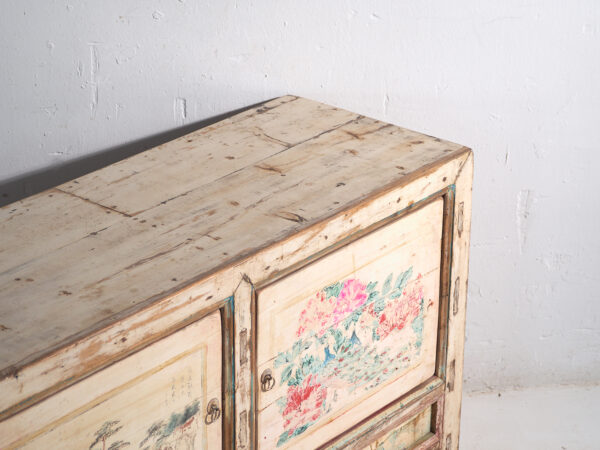 Aparador antiguo pintado en madera de pino – China, circa 1930