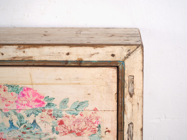 Aparador antiguo pintado en madera de pino – China, circa 1930