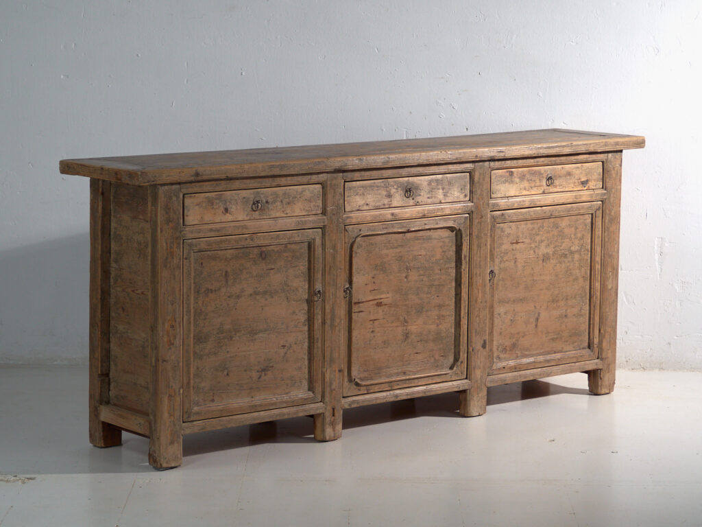 Aparador antiguo en madera de olmo – China, circa 1930