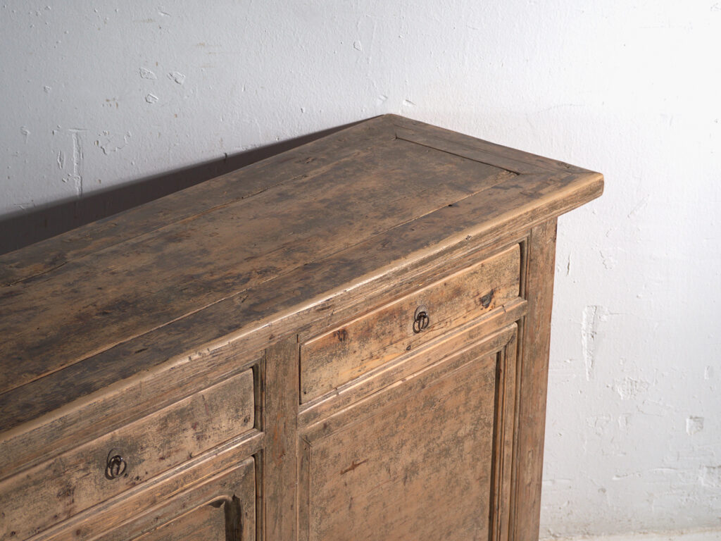 Aparador antiguo en madera de olmo – China, circa 1930