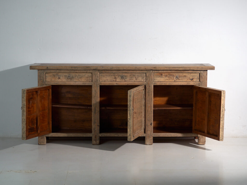 Aparador antiguo en madera de olmo – China, circa 1930