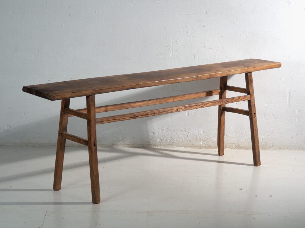 Mesa consola antigua en madera de pino – China, circa 1900