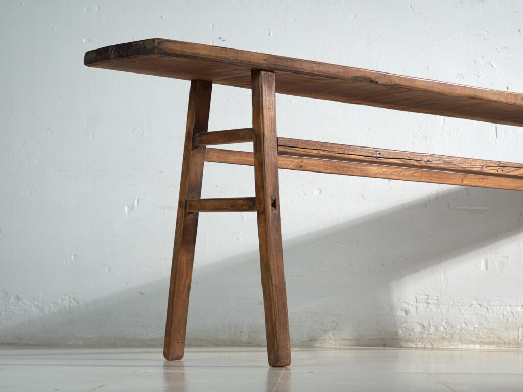 Mesa consola antigua en madera de pino – China, circa 1900