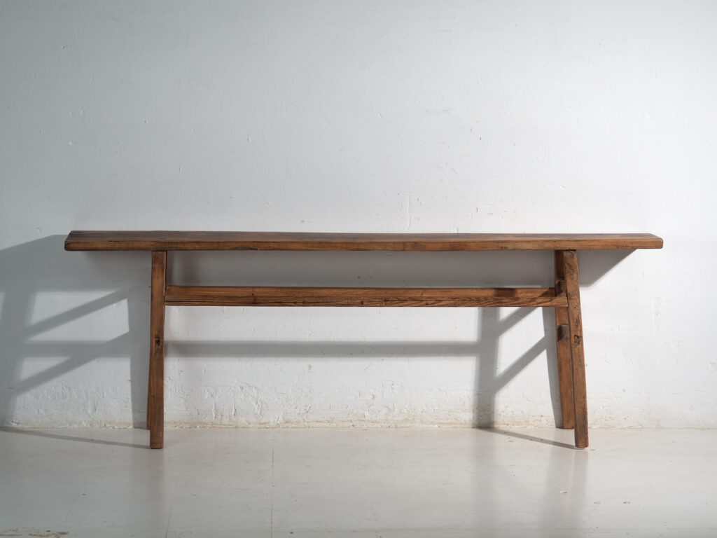 Mesa consola antigua en madera de pino – China, circa 1900