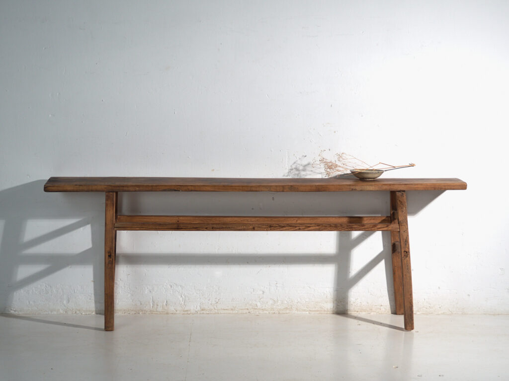 Mesa consola antigua en madera de pino – China, circa 1900