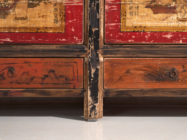 Aparador antiguo pintado en madera de olmo – China, circa 1950