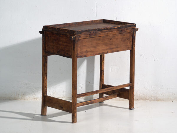 Pupitre antiguo chino de tapa abatible en pino – China, circa 1930