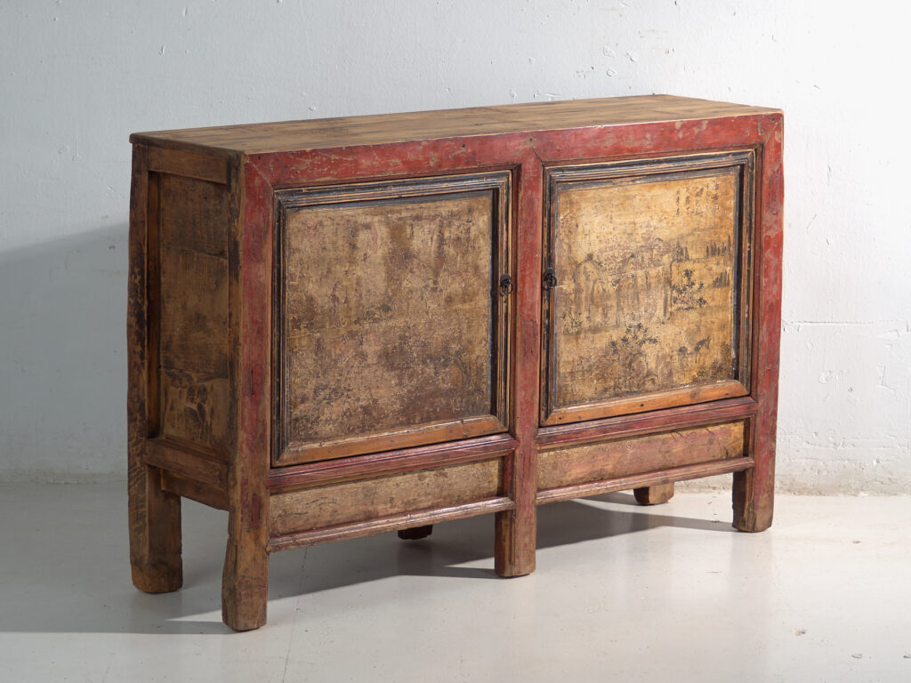 Aparador antiguo pintado en madera de olmo – China, circa 1950