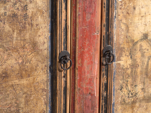 Aparador antiguo pintado en madera de olmo – China, circa 1950