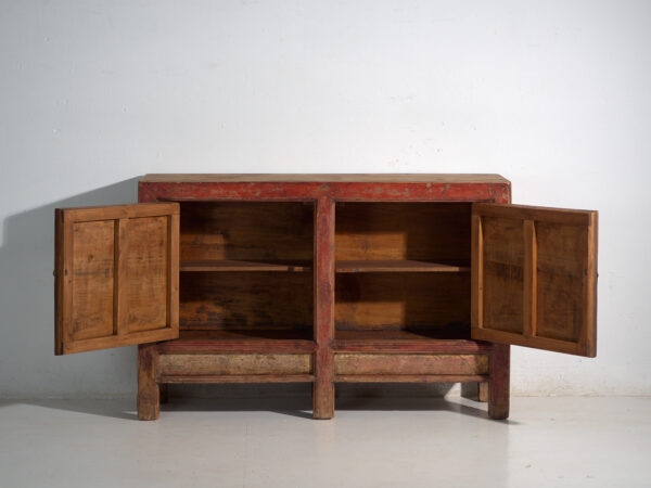 Aparador antiguo pintado en madera de olmo – China, circa 1950