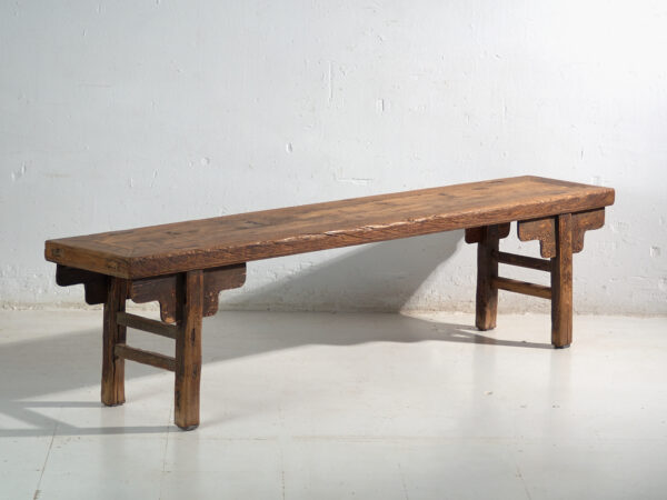 Banco largo antiguo en madera de olmo – China, circa 1930