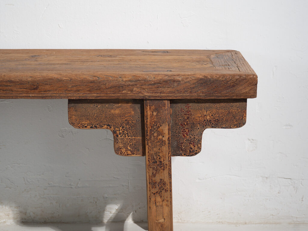 Banco largo antiguo en madera de olmo – China, circa 1930