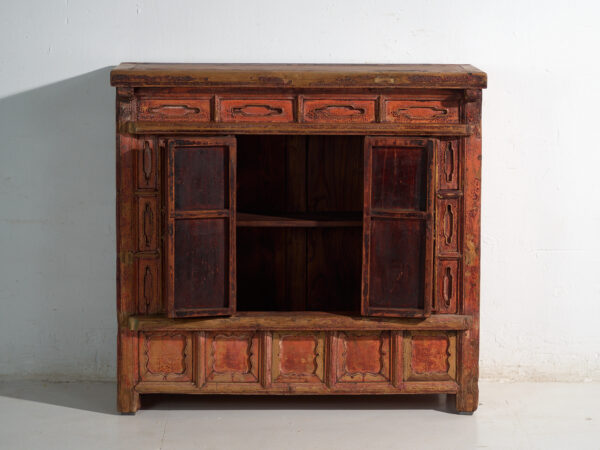 Buffet Shanxi en pin à peinture rouge d'origine et quatre tiroirs – Chine, vers 1930