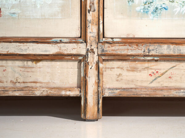 Aparador antiguo en madera de pino pintado – China, circa 1930