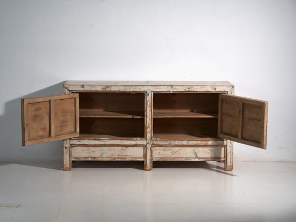 Aparador antiguo en madera de pino pintado – China, circa 1930