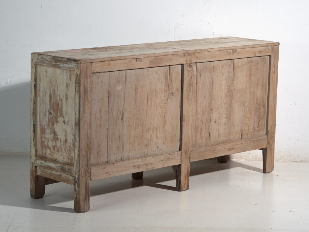 Aparador antiguo pintado en madera de pino – China, circa 1930