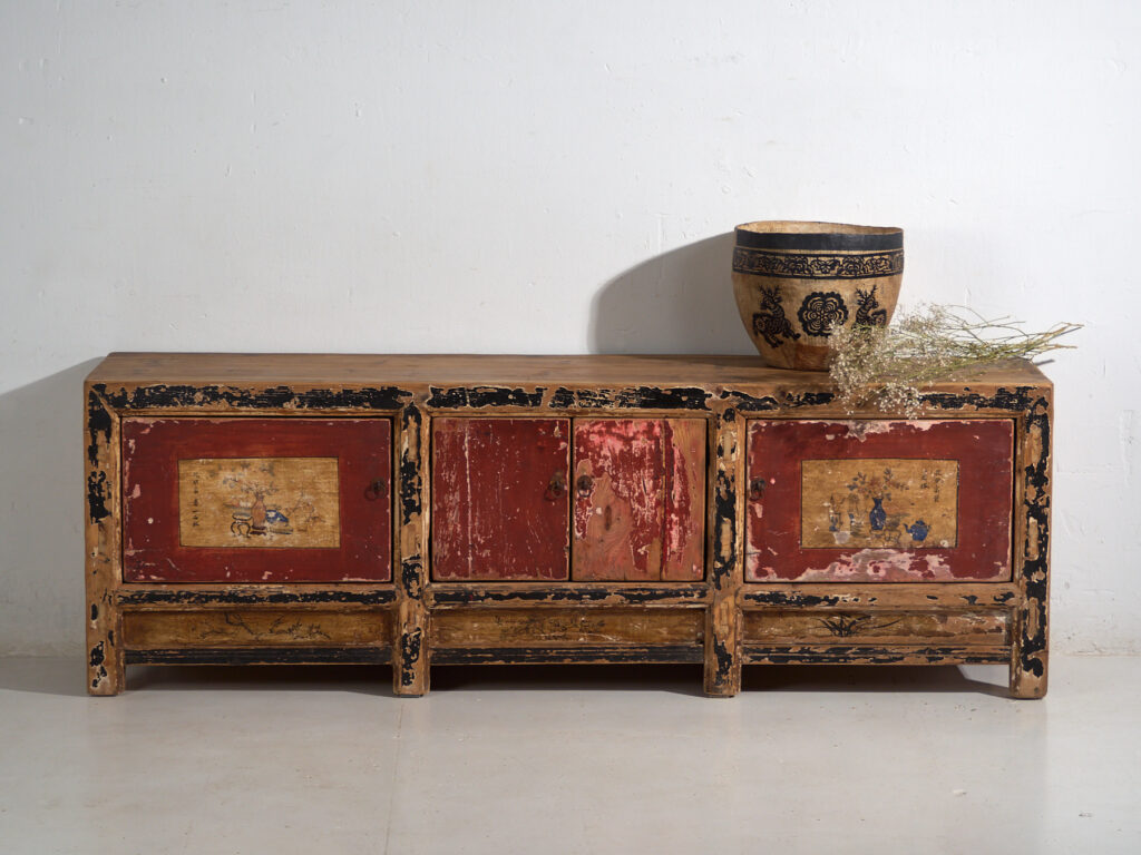 Aparador antiguo pintado en madera de pino – Shanxi, circa 1930