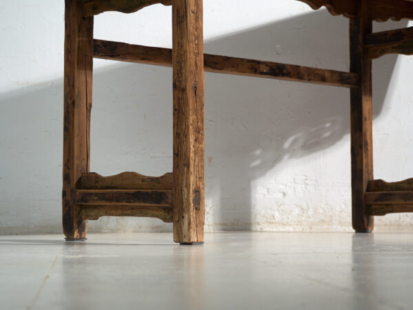 Mesa consola de gran formato con friso calado – China, circa 1930