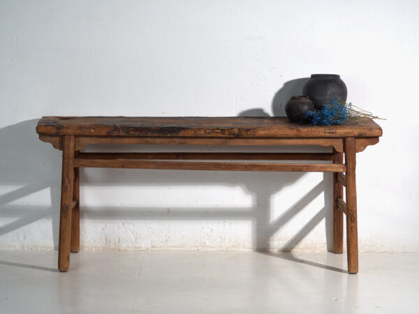 Mesa consola antigua en madera de pino – China, circa 1930