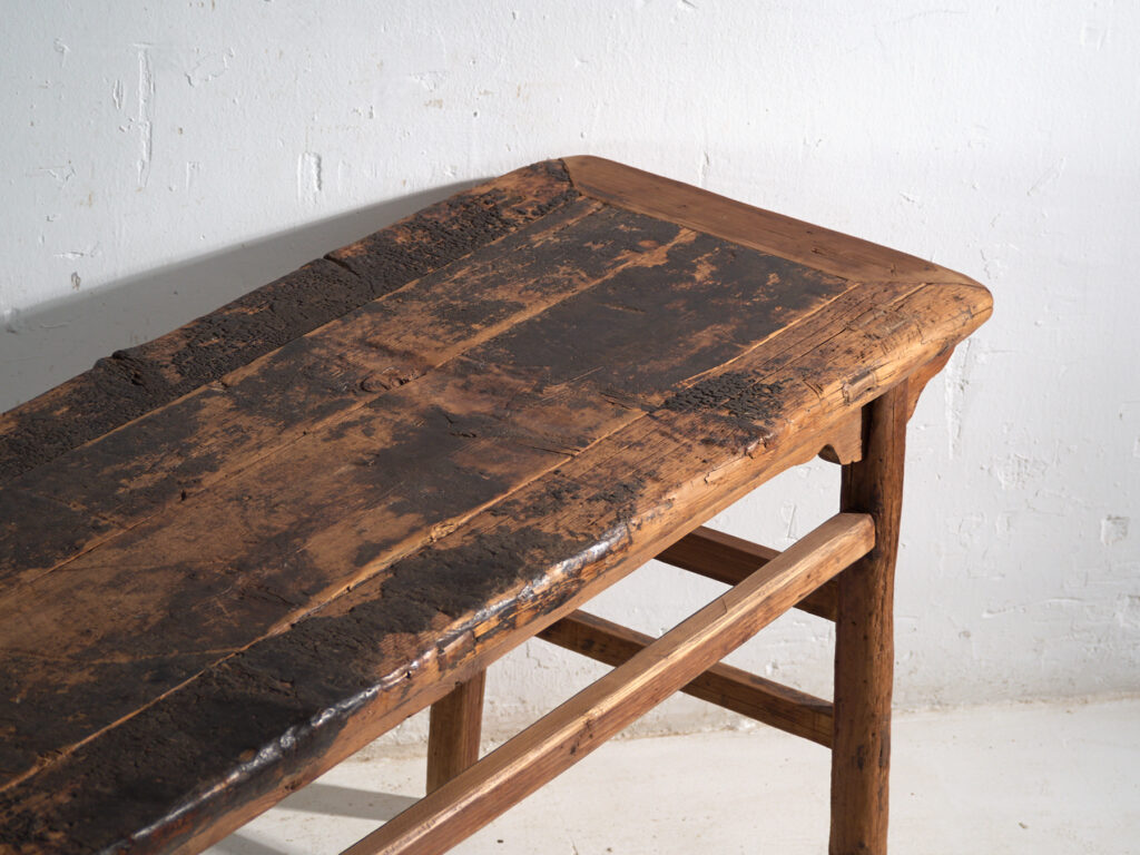 Mesa consola antigua en madera de pino – China, circa 1930