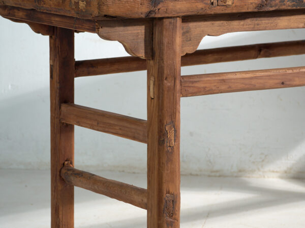 Mesa consola antigua en madera de pino – China, circa 1930