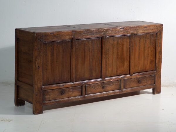 Aparador antiguo en madera de olmo – China, circa 1950