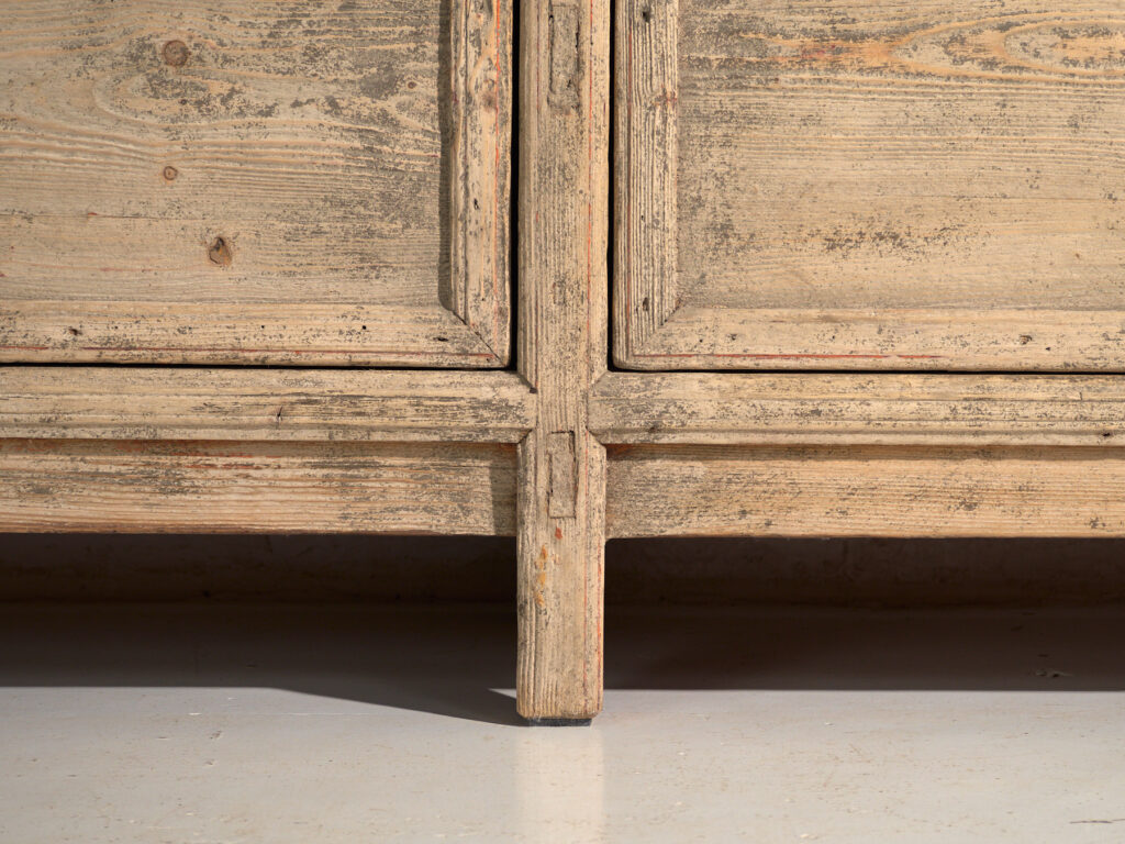 Aparador antiguo en madera de olmo – China, circa 1950